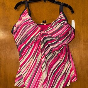 Vibrant Pink Striped 1x Swimsuit Top